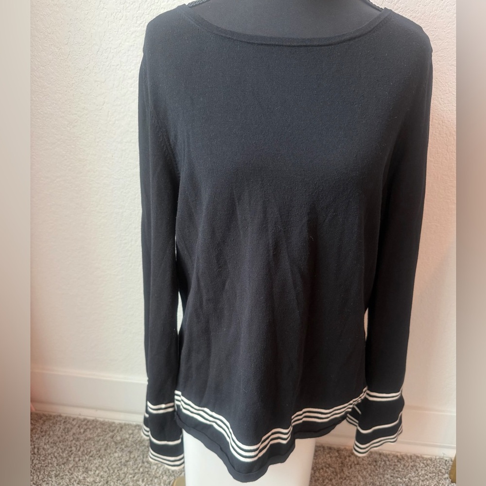 Ann Taylor black size large black summer sweater with white trim